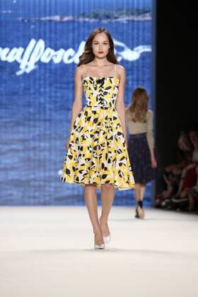 Model bei der Lena Hoschek Fashion Show auf der Mercedes-Benz Fashion Week Berlin Spring Summer 2017. Berlin, 30.06.2016 Foto:xS.xGabschx xFuturexImage