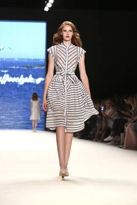 Model bei der Lena Hoschek Fashion Show auf der Mercedes-Benz Fashion Week Berlin Spring Summer 2017. Berlin, 30.06.2016 Foto:xS.xGabschx xFuturexImage