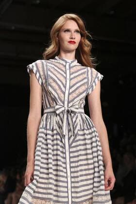 Model bei der Lena Hoschek Fashion Show auf der Mercedes-Benz Fashion Week Berlin Spring Summer 2017. Berlin, 30.06.2016 Foto:xS.xGabschx xFuturexImage