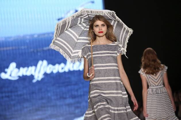 Model bei der Lena Hoschek Fashion Show auf der Mercedes-Benz Fashion Week Berlin Spring Summer 2017. Berlin, 30.06.2016 Foto:xS.xGabschx xFuturexImage