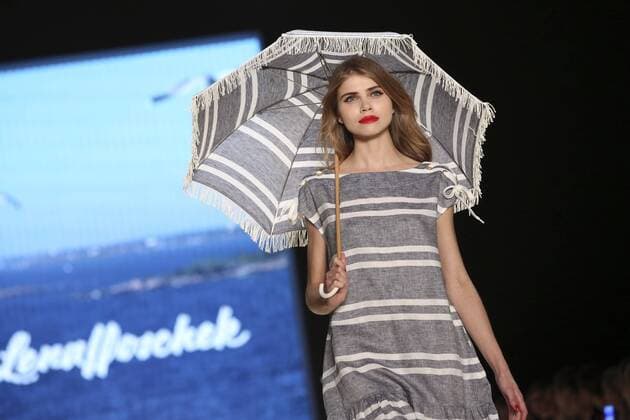 Model bei der Lena Hoschek Fashion Show auf der Mercedes-Benz Fashion Week Berlin Spring Summer 2017. Berlin, 30.06.2016 Foto:xS.xGabschx xFuturexImage