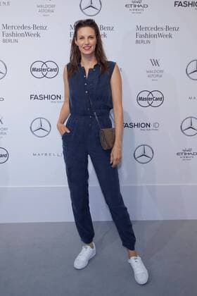 Katrin Wrobel - Ankunft zur Wataru Tominaga Fashion-Show im Rahmen der Mercedes-Benz Fashion Week Berlin Spring Summer 2017 im Erika-Hess-Eisstadion in Berlin am 30.06.2016. Mercedes-Benz Fashion Week Berlin Spring Summer 2017