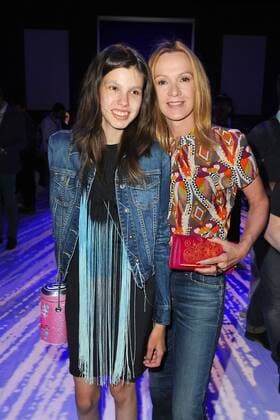 Katja Flint und die 15jährige Lisa bei der Designer for Tomorrow by Fashion ID Modenschau im Rahmen der Mercedes-Benz Fashion Week Frühjahr Sommer 2017 am 30.06.2016 in Berlin MBFW Fashionweek in Berlin 2016- Designer for Tomorrow by Fashion ID Modenschau 