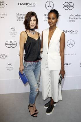 Lena Meyer-Landrut und Sara Nuru bei der Designer For Tomorrow By Fashion ID Show auf der Mercedes-Benz Fashion Week Berlin Spring Summer 2017. Berlin, 30.06.2016 Foto:xS.xGabschx xFuturexImage