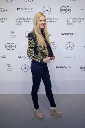 Mirja du Mont - Ankunft zur Dimitri Fashion-Show im Rahmen der Mercedes-Benz Fashion Week Berlin Spring Summer 2017 im Erika-Hess-Eisstadion in Berlin am 30.06.2016. Mercedes-Benz Fashion Week Berlin Spring Summer 2017