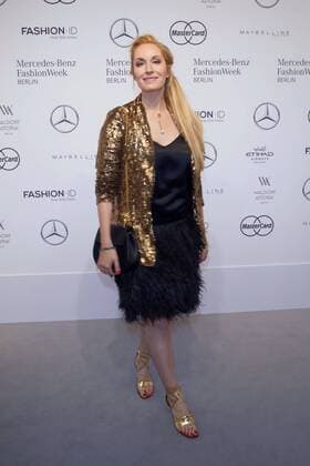 Elna-Margret Prinzessin zu Bentheim und Steinfurt - Ankunft zur Dimitri Fashion-Show im Rahmen der Mercedes-Benz Fashion Week Berlin Spring Summer 2017 im Erika-Hess-Eisstadion in Berlin am 30.06.2016. Mercedes-Benz Fashion Week Berlin Spring Summer 2017