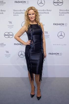 Katja Burkard - Ankunft zur Dimitri Fashion-Show im Rahmen der Mercedes-Benz Fashion Week Berlin Spring Summer 2017 im Erika-Hess-Eisstadion in Berlin am 30.06.2016. Mercedes-Benz Fashion Week Berlin Spring Summer 2017