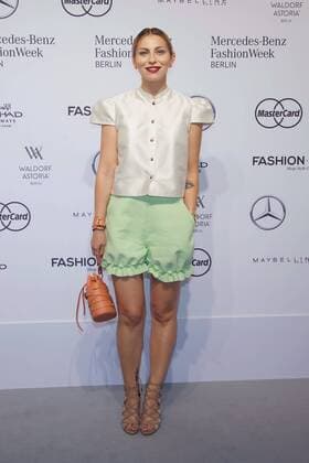 Masha Sedgwick - Ankunft zur Dimitri Fashion-Show im Rahmen der Mercedes-Benz Fashion Week Berlin Spring Summer 2017 im Erika-Hess-Eisstadion in Berlin am 30.06.2016. Mercedes-Benz Fashion Week Berlin Spring Summer 2017