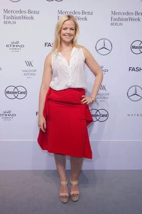 Sarah Maria Breuer - Ankunft zur Lena Hoschek Fashion-Show im Rahmen der Mercedes-Benz Fashion Week Berlin Spring Summer 2017 im Erika-Hess-Eisstadion in Berlin am 30.06.2016. Mercedes-Benz Fashion Week Berlin Spring Summer 2017