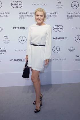Kriemhild Siegel - Ankunft zur Lena Hoschek Fashion-Show im Rahmen der Mercedes-Benz Fashion Week Berlin Spring Summer 2017 im Erika-Hess-Eisstadion in Berlin am 30.06.2016. Mercedes-Benz Fashion Week Berlin Spring Summer 2017