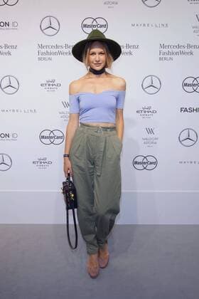 Esther Seibt - Ankunft zur Designer for Tomorrow by Fashion ID Fashion-Show im Rahmen der Mercedes-Benz Fashion Week Berlin Spring Summer 2017 im Erika-Hess-Eisstadion in Berlin am 30.06.2016. Mercedes-Benz Fashion Week Berlin Spring Summer 2017