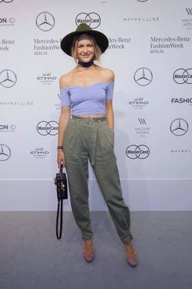 Esther Seibt - Ankunft zur Designer for Tomorrow by Fashion ID Fashion-Show im Rahmen der Mercedes-Benz Fashion Week Berlin Spring Summer 2017 im Erika-Hess-Eisstadion in Berlin am 30.06.2016. Mercedes-Benz Fashion Week Berlin Spring Summer 2017