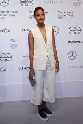 Sara Nuru - Ankunft zur Designer for Tomorrow by Fashion ID Fashion-Show im Rahmen der Mercedes-Benz Fashion Week Berlin Spring Summer 2017 im Erika-Hess-Eisstadion in Berlin am 30.06.2016. Mercedes-Benz Fashion Week Berlin Spring Summer 2017