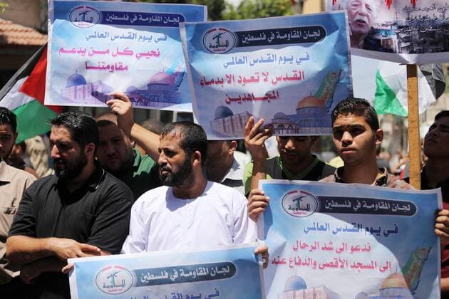 Gaza City, Gaza Strip, Palestinian Territory - Palestinians take part in a rally marking al-Quds (Jerusalem) Day following Friday prayer in Gaza city on July 1, 2016 Gaza City Palestinian Territory - ZUMAap3_