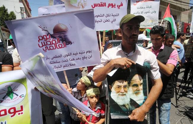 Gaza City, Gaza Strip, Palestinian Territory - Palestinians take part in a rally marking al-Quds (Jerusalem) Day following Friday prayer in Gaza city on July 1, 2016 Gaza City Palestinian Territory - ZUMAap3_