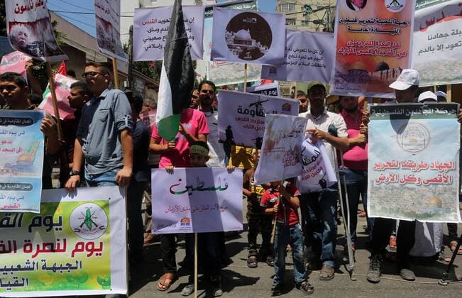 Gaza City, Gaza Strip, Palestinian Territory - Palestinians take part in a rally marking al-Quds (Jerusalem) Day following Friday prayer in Gaza city on July 1, 2016 Gaza City Palestinian Territory - ZUMAap3_