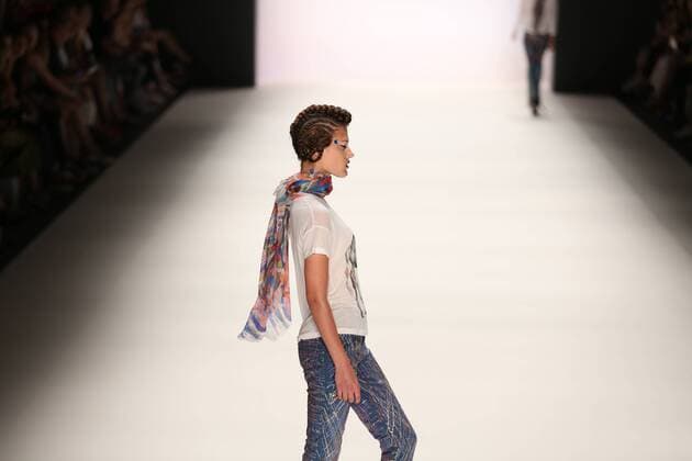 Germany: Jeans for Refugees by Johny Dar The Mercedes-Benz Fashion Week Berlin. Numerous labels are taking part in the German fashion week for the 2017 spring summer season. The photo shows Models with the collection of Jeans for Refugees by Dohny Dar on the catwalk in the Erika Hess Ice Stadium in Berlin-Weding. This year, the designer launched a global artistic collaboration called Jeans for Refugees , dedicated to the world s fugitives and involved over one hundred celebrities. The jeans-Unikate be exhibited in London in October 2016 the Saatchi Gallery and auctioned. The entire proceeds go to the International Rescue Committee, an organization that Escaped and war victims.  SimonexKuhlmey