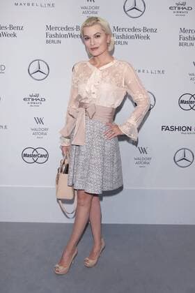 Kriemhild Siegel - Ankunft zur Irene Luft Fashion-Show im Rahmen der Mercedes-Benz Fashion Week Berlin Spring Summer 2017 im Erika-Hess-Eisstadion in Berlin am 01.07.2016. Mercedes-Benz Fashion Week Berlin Spring Summer 2017