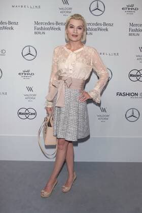 Kriemhild Siegel - Ankunft zur Irene Luft Fashion-Show im Rahmen der Mercedes-Benz Fashion Week Berlin Spring Summer 2017 im Erika-Hess-Eisstadion in Berlin am 01.07.2016. Mercedes-Benz Fashion Week Berlin Spring Summer 2017