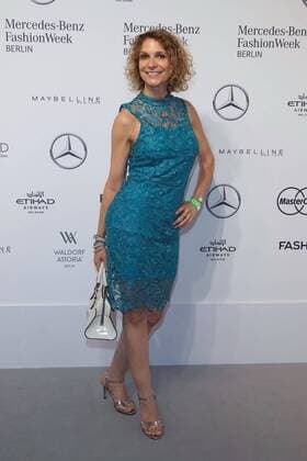 Heike Kloss - Ankunft zur Irene Luft Fashion-Show im Rahmen der Mercedes-Benz Fashion Week Berlin Spring Summer 2017 im Erika-Hess-Eisstadion in Berlin am 01.07.2016. Mercedes-Benz Fashion Week Berlin Spring Summer 2017