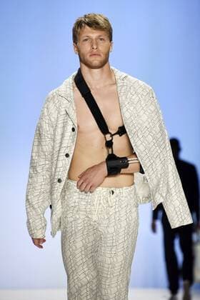 Model bei der Julian Zigerli Fashion Show auf der Mercedes-Benz Fashion Week Berlin Spring Summer 2017. Berlin, 01.07.2016 Foto:xFredericx xFuturexImage