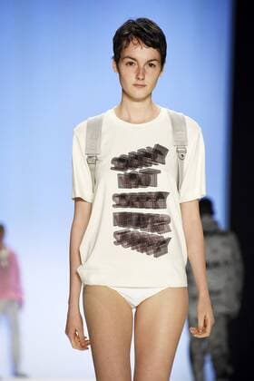 Model bei der Julian Zigerli Fashion Show auf der Mercedes-Benz Fashion Week Berlin Spring Summer 2017. Berlin, 01.07.2016 Foto:xFredericx xFuturexImage