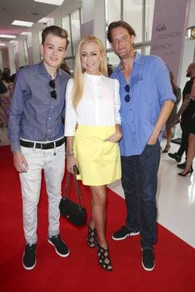 Jenny Elvers mit Sohn Paul Jolig und Freund Steffen von der Beeck beim Gala Fashion Brunch auf der Mercedes-Benz Fashion Week Berlin Spring Summer 2017. Berlin, 01.07.2016 Foto:xS.xGabschx xFuturexImage