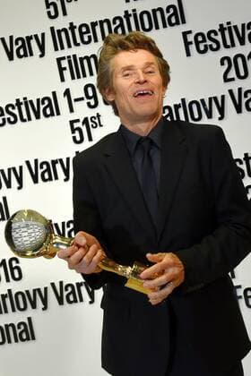 U.S. actor Willem Dafoe received Crystal Globe award for contribution to world cinema at the opening ceremony of the 51st Karlovy Vary International Film Festival in Karlovy Vary, Czech Republic, July 1, 2016. (CTKxPhoto SlavomirxKubes) CTKPhotoP201607011026701  KBS_0006kk