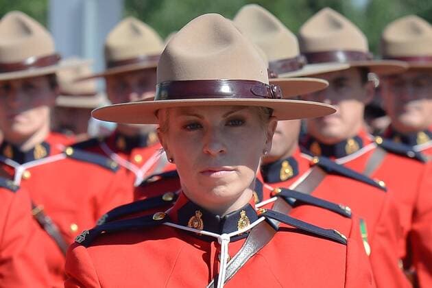 Nationalfeiertag in Kanada July 1, 2016 - Edmonton, Canada - Members of the Royal Canadian Mounted Police (RCM) during the parade on Canada Day, in Sherwood Park..On Friday, 1 July 2016, in Edmonton, Alberta, Canada. Edmonton Canada  - ZUMAn230