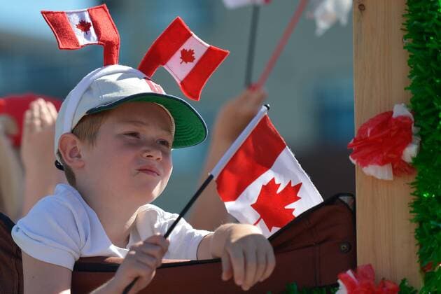 Nationalfeiertag in Kanada July 1, 2016 - Edmonton, Canada - Canada Day parade in Sherwood Park..On Friday, 1 July 2016, in Edmonton, Alberta, Canada. Edmonton Canada  - ZUMAn230
