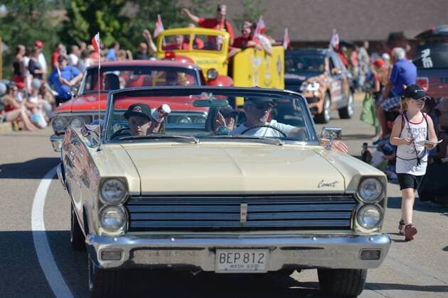 Nationalfeiertag in Kanada July 1, 2016 - Edmonton, Canada - Canada Day parade in Sherwood Park..On Friday, 1 July 2016, in Edmonton, Alberta, Canada. Edmonton Canada  - ZUMAn230