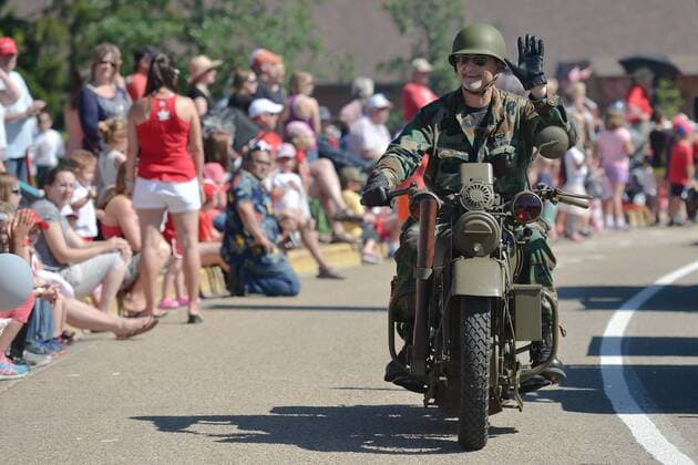 Nationalfeiertag in Kanada July 1, 2016 - Edmonton, Canada - Canada Day parade in Sherwood Park..On Friday, 1 July 2016, in Edmonton, Alberta, Canada. Edmonton Canada  - ZUMAn230
