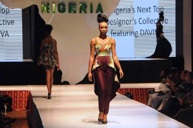(160703) -- LAGOS, July 2, 2016 -- Models present creations during the Africa Fashion Week Nigeria 2016 in Lagos, Nigeria, on July 2, 2016. The Africa Fashion Week Nigeria 2016 kicked off here on Saturday. ) (cyc) NIGERIA-LAGOS-AFRICA FASHION WEEK ZhangxBaoping 