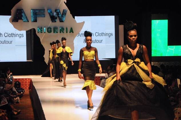 (160703) -- LAGOS, July 2, 2016 -- Models present creations during the Africa Fashion Week Nigeria 2016 in Lagos, Nigeria, on July 2, 2016. The Africa Fashion Week Nigeria 2016 kicked off here on Saturday. ) (cyc) NIGERIA-LAGOS-AFRICA FASHION WEEK ZhangxBaoping 