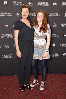 Diana Iljine mit Tochter Elena bei der Preisverleihung auf dem 34. Filmfest München 2016 im Festivalzentrum Gasteig. München, 02.07.2016 Foto:xP.xSchönbergerx xFuturexImage