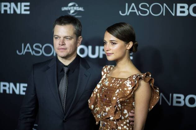 Bilder des Tages Jason Bourne Premiere in Sydney Australia: Matt Damon and Alicia Vikander at Jason Bourne Premiere Matt Damon and Alicia Vikander pose for photographers at Jason Bourne Premiere at Hoyts Entertainment Quarterin Sydney, Australia. Jason Bourne is the latest sequel in the Bourne franchise and directed by Paul Greengrass. FOR EDITORIAL USE ONLY.Pacific Press Agency  HughxPeterswald