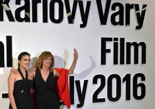 Spanish actresses Emma Suarez (right) and Adriana Ugarte present Pedro Almodovar s film Julieta during the 51st Karlovy Vary International Film Festival in Karlovy Vary, Czech Republic, July 3, 2016. (CTKxPhoto SlavomirxKubes) CTKPhotoP201607030352101  KBS_10