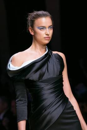 Irina Shayk PEOPLE MODENSCHAU Versace - Haute Couture Herbst Winter Paris 2016 17 - 03 07 2016 Viktorx 