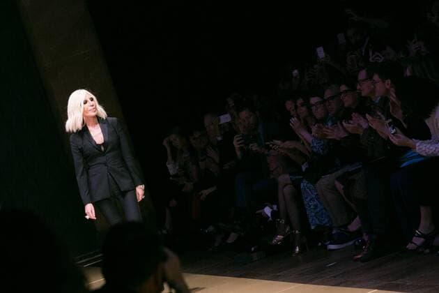 Donatella Versace PEOPLE MODENSCHAU Versace - Haute Couture Herbst Winter Paris 2016 17 - 03 07 2016 Viktorx 