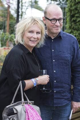 London, UK. 4 July 2016. Jennifer Saunders and Adrian Edmundson. Press day at the RHS Hampton Court Flower Show. The show is open to the public from 5 to 10 July 2016. Hampton Court Flower Show, London, UK