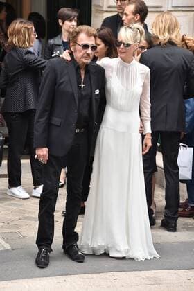 Singer Johnny Hallyday and his wife Laeticia attend the Christian Dior Haute Couture Fall Winter 2016-2017 show as part of Paris Fashion Week in Paris, France. PEOPLE: Fashion Week Modeschau Christian Dior - Fashion Week de Paris - 04 07 2016 LionelUrman 