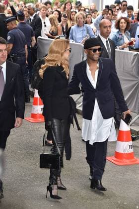 Celine Dion arrive at the Christian Dior Haute Couture Fall Winter 2016-2017 show as part of Paris Fashion Week in Paris, France. PEOPLE: Fashion Week Modeschau Christian Dior - Fashion Week de Paris - 04 07 2016 LionelUrman 