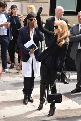 Celine Dion leaves the Christian Dior Haute Couture Fall Winter 2016-2017 show as part of Paris Fashion Week in Paris, France. PEOPLE: Fashion Week Modeschau Christian Dior - Fashion Week de Paris - 04 07 2016 LionelUrman 