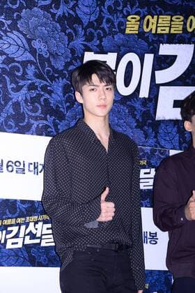 Seung-ho Yu,Jae-hyeon Jo,Jae-hyeon Jo,Mi-ran Ra and EXO member XIUMIN attend the vip premiere of Seondal: The Man who Sells the River in Seoul, Korea on 04th July, 2016.(China and Korea Rights Out)  2016070501406