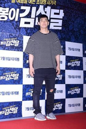 Seung-ho Yu,Jae-hyeon Jo,Jae-hyeon Jo,Mi-ran Ra and EXO member XIUMIN attend the vip premiere of Seondal: The Man who Sells the River in Seoul, Korea on 04th July, 2016.(China and Korea Rights Out)  2016070501611