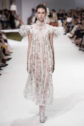 209240 Marineau Starface 2016-07-04 Paris France Paris Fashion week. Defilé Haute Couture Automne Hiver 2016 Giambattista Valli. Giambattista Valli , Couture autumn-winter 2016 Paris, France Paris Fashion week . Defilé Haute Couture Fall Winter 2016 Giambattista Valli . Giambattista Valli _sans_perso  Copyright: xMarineaux STAR_209240_003