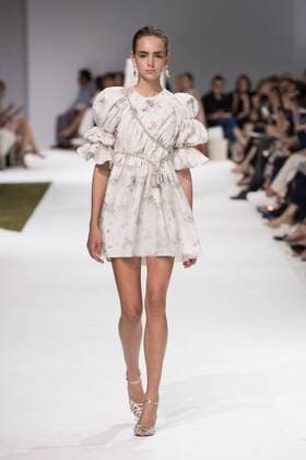 209240 Marineau Starface 2016-07-04 Paris France Paris Fashion week. Defilé Haute Couture Automne Hiver 2016 Giambattista Valli. Giambattista Valli , Couture autumn-winter 2016 Paris, France Paris Fashion week . Defilé Haute Couture Fall Winter 2016 Giambattista Valli . Giambattista Valli _sans_perso  Copyright: xMarineaux STAR_209240_004