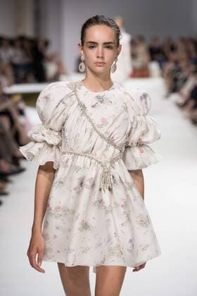 209240 Marineau Starface 2016-07-04 Paris France Paris Fashion week. Defilé Haute Couture Automne Hiver 2016 Giambattista Valli. Giambattista Valli , Couture autumn-winter 2016 Paris, France Paris Fashion week . Defilé Haute Couture Fall Winter 2016 Giambattista Valli . Giambattista Valli _sans_perso  Copyright: xMarineaux STAR_209240_005