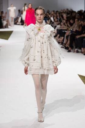 209240 Marineau Starface 2016-07-04 Paris France Paris Fashion week. Defilé Haute Couture Automne Hiver 2016 Giambattista Valli. Giambattista Valli , Couture autumn-winter 2016 Paris, France Paris Fashion week . Defilé Haute Couture Fall Winter 2016 Giambattista Valli . Giambattista Valli _sans_perso  Copyright: xMarineaux STAR_209240_013