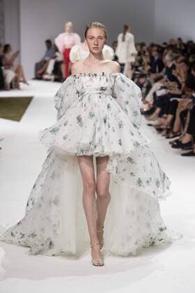 209240 Marineau Starface 2016-07-04 Paris France Paris Fashion week. Defilé Haute Couture Automne Hiver 2016 Giambattista Valli. Giambattista Valli , Couture autumn-winter 2016 Paris, France Paris Fashion week . Defilé Haute Couture Fall Winter 2016 Giambattista Valli . Giambattista Valli _sans_perso  Copyright: xMarineaux STAR_209240_018